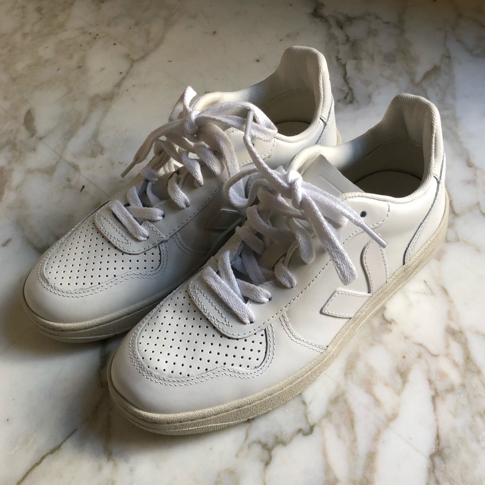 NWOT Veja V10 all white women’s sneakers